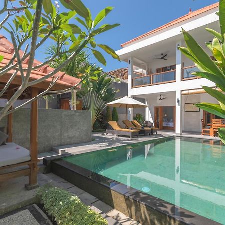 Villa Royal Singaraja  Exterior photo